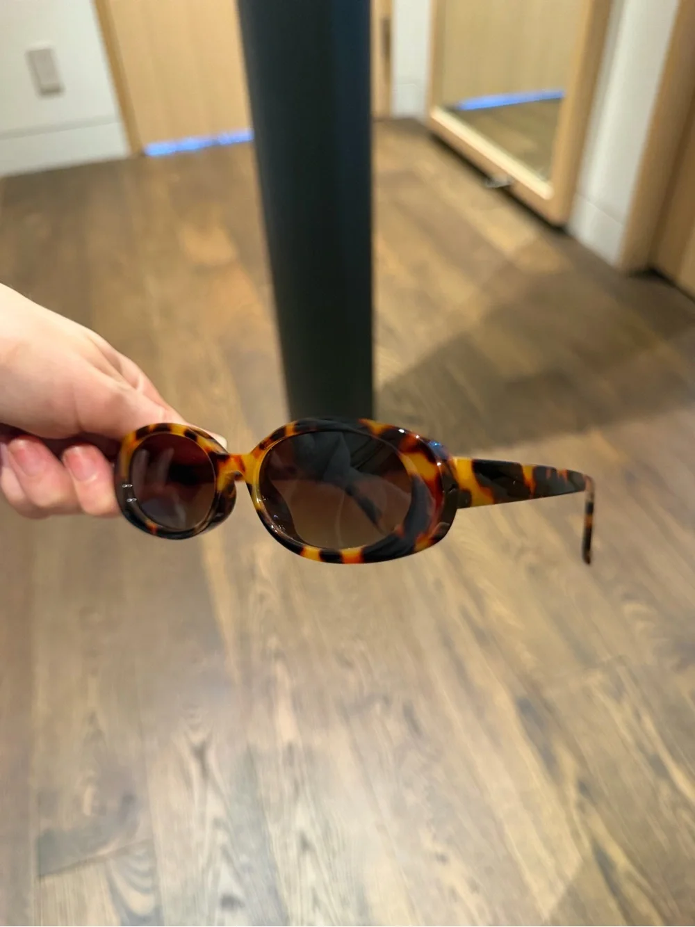 Tortoiseshell Oval Women's Sunglasses